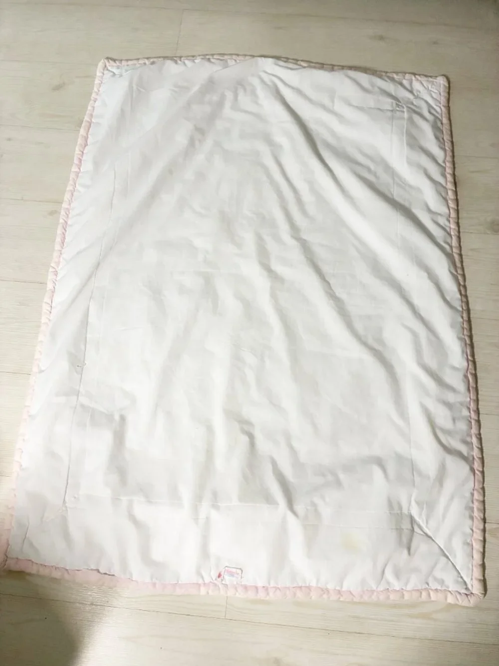 Vintage House of Hatten Hey Diddle Diddle Baby Embroidered Crib Comforter